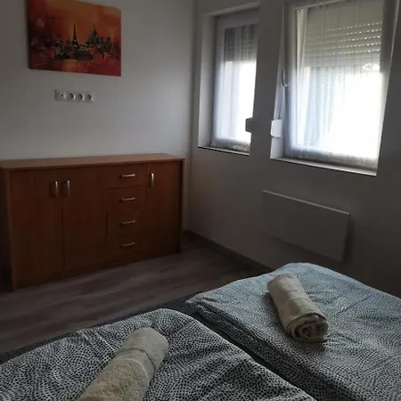 Rigofeszek Apartmanhaz アパート *