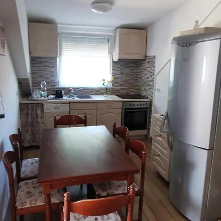 Rigofeszek Apartmanhaz *