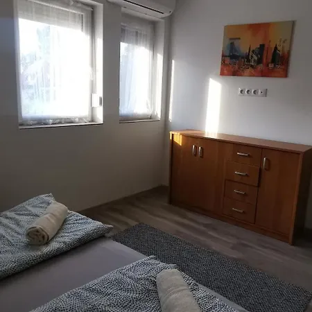 Rigofeszek Apartmanhaz アパート