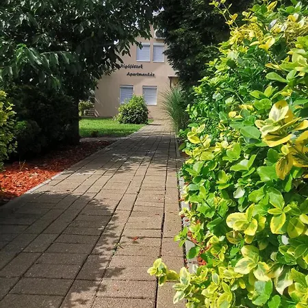 Rigofeszek Apartmanhaz * Gárdony