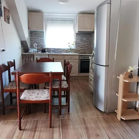 Rigofeszek Apartmanhaz Apartment Gardony