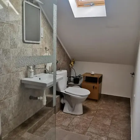 Rigofeszek Apartmanhaz Gardony
