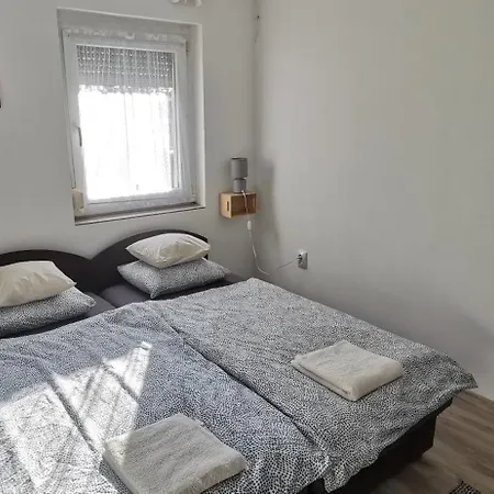 Lejlighed Rigofeszek Apartmanhaz Gárdony