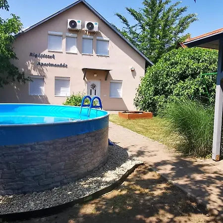 アパート Rigofeszek Apartmanhaz Gárdony