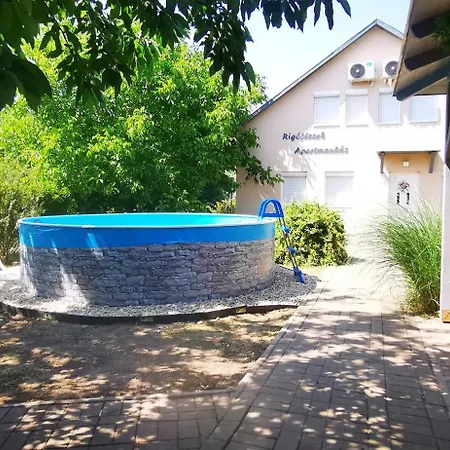 Rigofeszek Apartmanhaz Appartement Gárdony