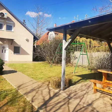 Rigofeszek Apartmanhaz * Gárdony