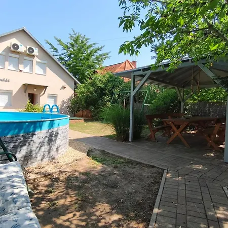 Rigofeszek Apartmanhaz Gárdony