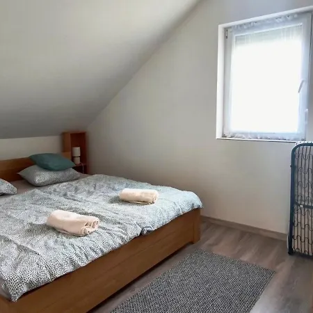 Lejlighed Rigofeszek Apartmanhaz *