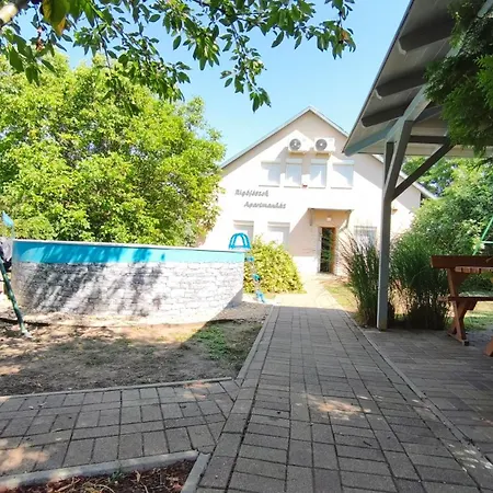 Rigofeszek Apartmanhaz *