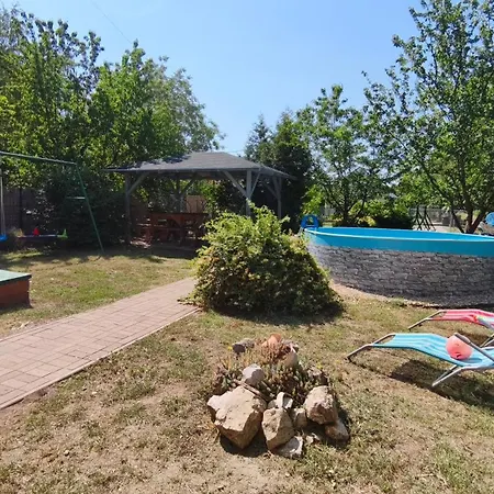 Rigofeszek Apartmanhaz *