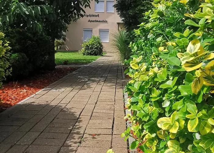 Rigofeszek Apartmanhaz * Gárdony