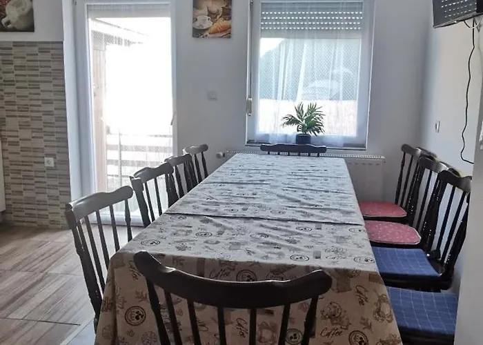 Rigofeszek Apartmanhaz 加尔多尼